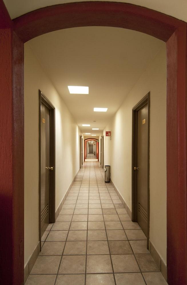 Hotel Arboledas Industrial Гвадалахара Екстер'єр фото