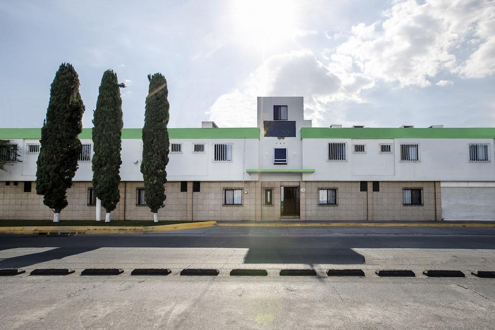 Hotel Arboledas Industrial Гвадалахара Екстер'єр фото